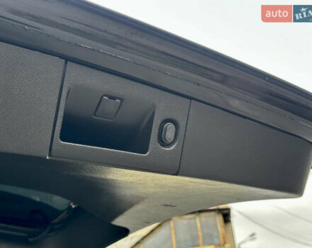 Кадиллак Эскалейд 2016 в Киеве на Automoto.ua Черный Кадиллак Эскалейд, объемом двигателя 6.16 л и пробегом 270 тыс. км за 42100 $, фото 23 на Automoto.ua