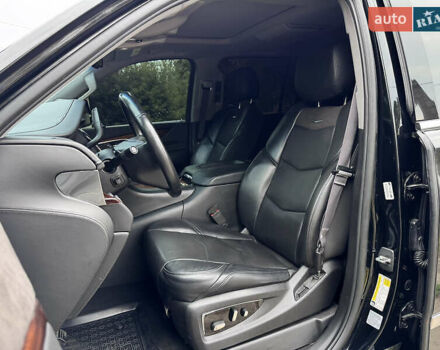 Черный Кадиллак Эскалейд, объемом двигателя 6.2 л и пробегом 270 тыс. км за 42750 $, фото 28 на Automoto.ua