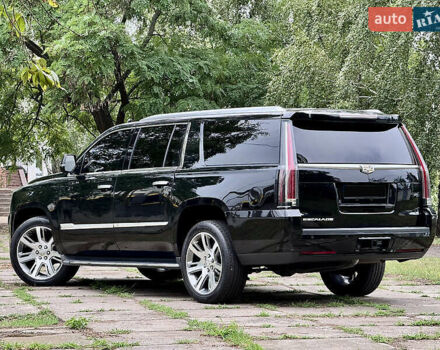 Черный Кадиллак Эскалейд, объемом двигателя 6.2 л и пробегом 270 тыс. км за 42750 $, фото 7 на Automoto.ua