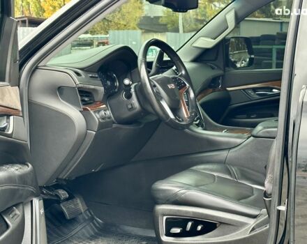 Кадиллак Эскалейд 2016 в Киеве на Automoto.ua Черный Кадиллак Эскалейд, объемом двигателя 0 л и пробегом 270 тыс. км за 42100 $, фото 9 на Automoto.ua