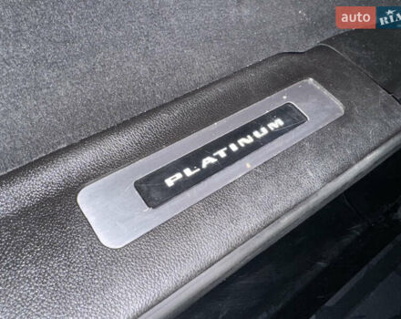 Чорний Каділак Ескалейд, об'ємом двигуна 6.2 л та пробігом 105 тис. км за 40000 $, фото 44 на Automoto.ua