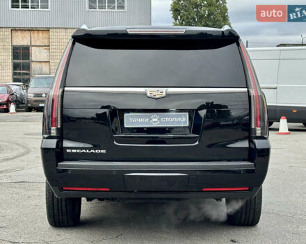 Кадиллак Эскалейд 2016 в Киеве на Automoto.ua Черный Кадиллак Эскалейд, объемом двигателя 6.16 л и пробегом 270 тыс. км за 42100 $, фото 3 на Automoto.ua