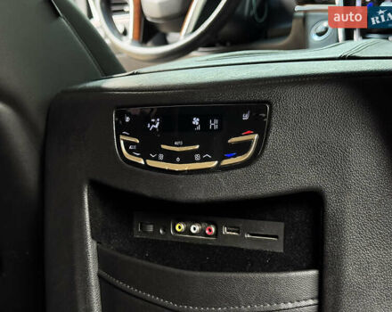 Черный Кадиллак Эскалейд, объемом двигателя 6.2 л и пробегом 270 тыс. км за 42750 $, фото 23 на Automoto.ua