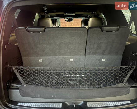 Чорний Каділак Ескалейд, об'ємом двигуна 6.2 л та пробігом 105 тис. км за 40000 $, фото 47 на Automoto.ua