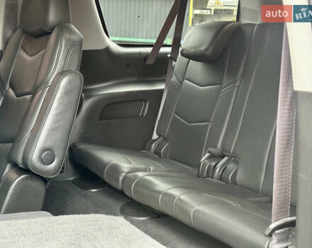 Кадиллак Эскалейд 2016 в Киеве на Automoto.ua Черный Кадиллак Эскалейд, объемом двигателя 6.16 л и пробегом 270 тыс. км за 42100 $, фото 21 на Automoto.ua