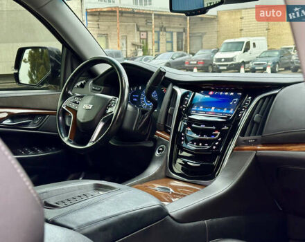 Кадиллак Эскалейд 2016 в Киеве на Automoto.ua Черный Кадиллак Эскалейд, объемом двигателя 6.16 л и пробегом 270 тыс. км за 42100 $, фото 17 на Automoto.ua