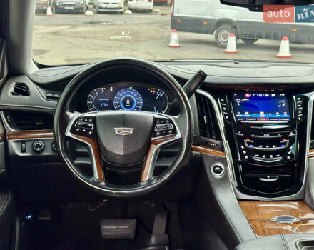 Кадиллак Эскалейд 2016 в Киеве на Automoto.ua Черный Кадиллак Эскалейд, объемом двигателя 6.16 л и пробегом 270 тыс. км за 42100 $, фото 13 на Automoto.ua