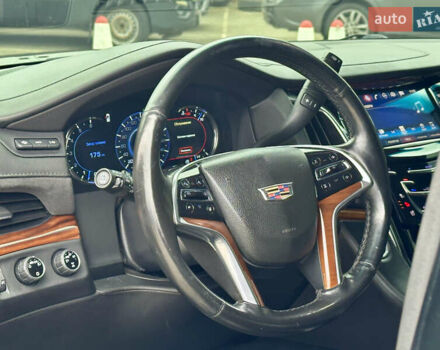 Кадиллак Эскалейд 2016 в Киеве на Automoto.ua Черный Кадиллак Эскалейд, объемом двигателя 6.16 л и пробегом 270 тыс. км за 42100 $, фото 11 на Automoto.ua