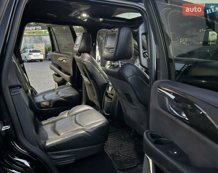 Чорний Каділак Ескалейд, об'ємом двигуна 6.2 л та пробігом 105 тис. км за 40000 $, фото 46 на Automoto.ua