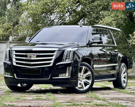 Черный Кадиллак Эскалейд, объемом двигателя 6.2 л и пробегом 270 тыс. км за 42750 $, фото 3 на Automoto.ua