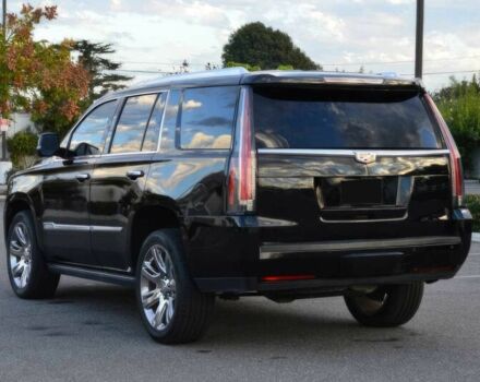Чорний Каділак Ескалейд, об'ємом двигуна 6.2 л та пробігом 59 тис. км за 5600 $, фото 5 на Automoto.ua