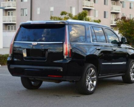 Чорний Каділак Ескалейд, об'ємом двигуна 6.2 л та пробігом 59 тис. км за 5600 $, фото 7 на Automoto.ua