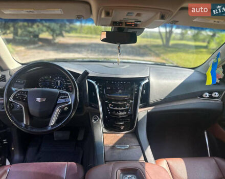 Чорний Каділак Ескалейд, об'ємом двигуна 6.16 л та пробігом 75 тис. км за 47000 $, фото 8 на Automoto.ua