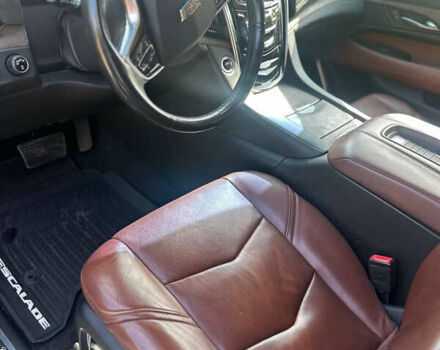 Чорний Каділак Ескалейд, об'ємом двигуна 6.16 л та пробігом 75 тис. км за 47000 $, фото 13 на Automoto.ua