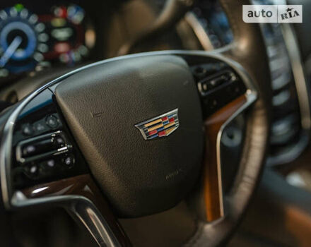 Черный Кадиллак Эскалейд, объемом двигателя 6.2 л и пробегом 48 тыс. км за 55000 $, фото 34 на Automoto.ua