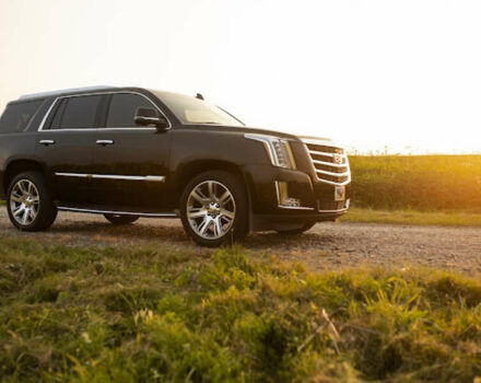 Черный Кадиллак Эскалейд, объемом двигателя 6.2 л и пробегом 48 тыс. км за 55000 $, фото 2 на Automoto.ua