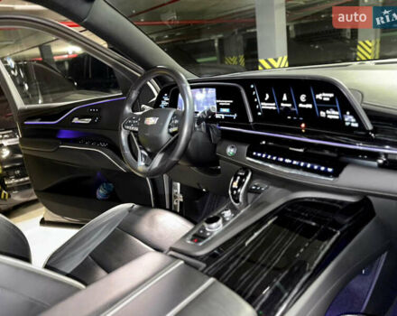 Чорний Каділак Ескалейд, об'ємом двигуна 6.16 л та пробігом 60 тис. км за 100000 $, фото 5 на Automoto.ua