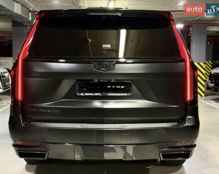 Чорний Каділак Ескалейд, об'ємом двигуна 6.16 л та пробігом 60 тис. км за 100000 $, фото 10 на Automoto.ua