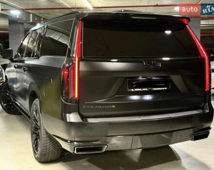 Чорний Каділак Ескалейд, об'ємом двигуна 6.16 л та пробігом 60 тис. км за 100000 $, фото 8 на Automoto.ua