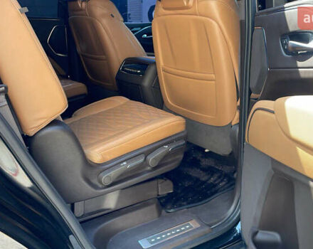 Чорний Каділак Ескалейд, об'ємом двигуна 6 л та пробігом 45 тис. км за 97000 $, фото 10 на Automoto.ua