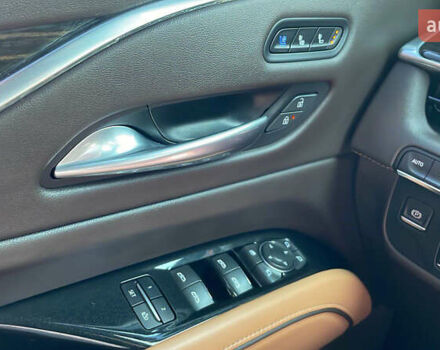 Чорний Каділак Ескалейд, об'ємом двигуна 6 л та пробігом 45 тис. км за 97000 $, фото 33 на Automoto.ua