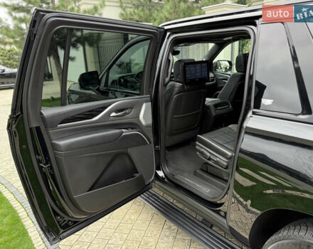 Черный Кадиллак Эскалейд, объемом двигателя 6.16 л и пробегом 118 тыс. км за 110000 $, фото 37 на Automoto.ua