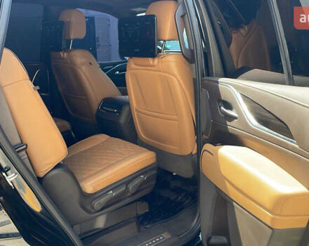 Чорний Каділак Ескалейд, об'ємом двигуна 6 л та пробігом 45 тис. км за 97000 $, фото 11 на Automoto.ua