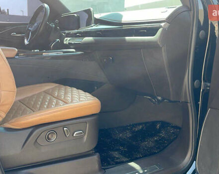 Чорний Каділак Ескалейд, об'ємом двигуна 6 л та пробігом 45 тис. км за 97000 $, фото 14 на Automoto.ua