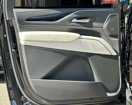 Черный Кадиллак Эскалейд, объемом двигателя 6.16 л и пробегом 36 тыс. км за 143000 $, фото 28 на Automoto.ua