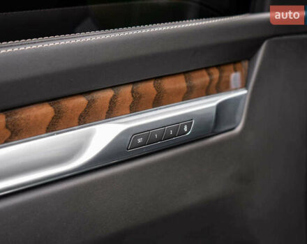 Чорний Каділак Ескалейд, об'ємом двигуна 6.2 л та пробігом 1 тис. км за 204000 $, фото 20 на Automoto.ua