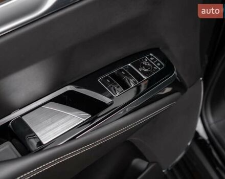 Чорний Каділак Ескалейд, об'ємом двигуна 6.2 л та пробігом 1 тис. км за 204000 $, фото 19 на Automoto.ua