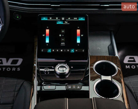 Чорний Каділак Ескалейд, об'ємом двигуна 6.2 л та пробігом 1 тис. км за 204000 $, фото 36 на Automoto.ua