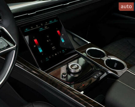 Чорний Каділак Ескалейд, об'ємом двигуна 6.2 л та пробігом 1 тис. км за 204000 $, фото 26 на Automoto.ua