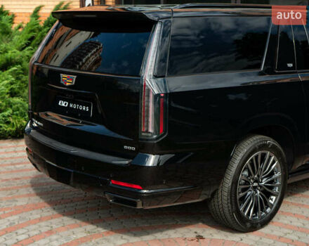 Чорний Каділак Ескалейд, об'ємом двигуна 6.2 л та пробігом 1 тис. км за 204000 $, фото 10 на Automoto.ua