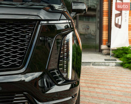 Чорний Каділак Ескалейд, об'ємом двигуна 6.2 л та пробігом 1 тис. км за 204000 $, фото 15 на Automoto.ua