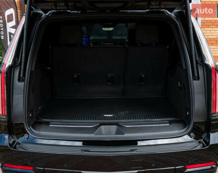 Чорний Каділак Ескалейд, об'ємом двигуна 6.2 л та пробігом 1 тис. км за 204000 $, фото 8 на Automoto.ua