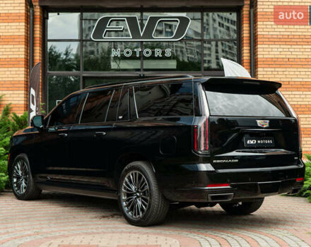 Чорний Каділак Ескалейд, об'ємом двигуна 6.2 л та пробігом 1 тис. км за 204000 $, фото 4 на Automoto.ua