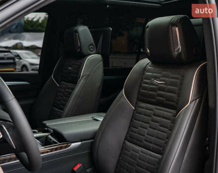 Чорний Каділак Ескалейд, об'ємом двигуна 6.2 л та пробігом 1 тис. км за 204000 $, фото 25 на Automoto.ua