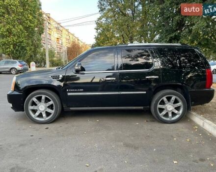 Черный Кадиллак Эскалейд, объемом двигателя 6.2 л и пробегом 160 тыс. км за 12000 $, фото 1 на Automoto.ua