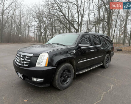Черный Кадиллак Эскалейд, объемом двигателя 6.2 л и пробегом 250 тыс. км за 14000 $, фото 1 на Automoto.ua