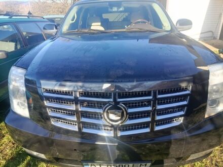 Черный Кадиллак Эскалейд, объемом двигателя 0 л и пробегом 240 тыс. км за 8000 $, фото 1 на Automoto.ua