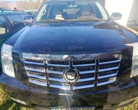Черный Кадиллак Эскалейд, объемом двигателя 0 л и пробегом 240 тыс. км за 8000 $, фото 1 на Automoto.ua