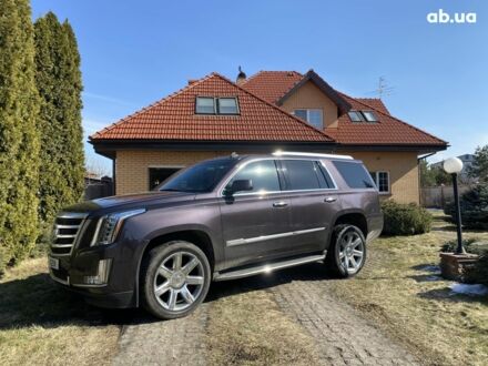 Коричневый Кадиллак Эскалейд, объемом двигателя 0 л и пробегом 198 тыс. км за 44444 $, фото 1 на Automoto.ua