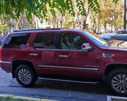 Красный Кадиллак Эскалейд, объемом двигателя 6.2 л и пробегом 183 тыс. км за 18000 $, фото 6 на Automoto.ua