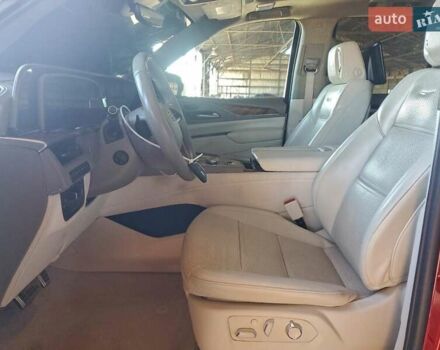 Красный Кадиллак Эскалейд, объемом двигателя 3 л и пробегом 26 тыс. км за 30000 $, фото 6 на Automoto.ua