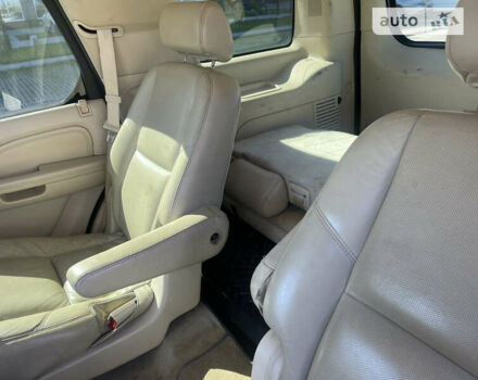 Кадиллак Эскалейд, объемом двигателя 6.16 л и пробегом 350 тыс. км за 14500 $, фото 6 на Automoto.ua