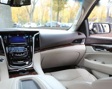 Кадиллак Эскалейд 2014 в Харькове на Automoto.ua Кадиллак Эскалейд, объемом двигателя 6.2 л и пробегом 101 тыс. км за 31500 $, фото 14 на Automoto.ua