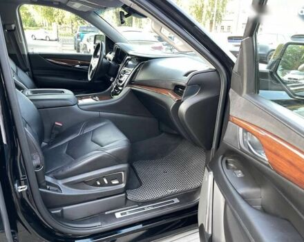Кадиллак Эскалейд, объемом двигателя 6.2 л и пробегом 147 тыс. км за 34900 $, фото 19 на Automoto.ua