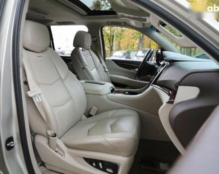 Кадиллак Эскалейд 2014 в Харькове на Automoto.ua Кадиллак Эскалейд, объемом двигателя 6.2 л и пробегом 101 тыс. км за 31500 $, фото 11 на Automoto.ua