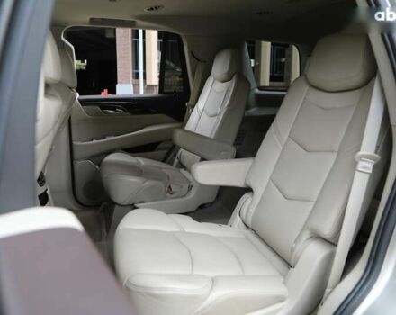 Кадиллак Эскалейд 2014 в Харькове на Automoto.ua Кадиллак Эскалейд, объемом двигателя 6.2 л и пробегом 101 тыс. км за 31500 $, фото 8 на Automoto.ua